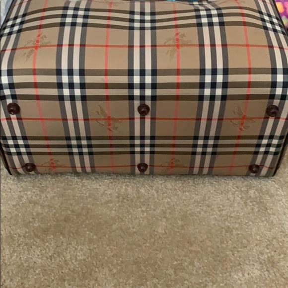 Authentic Burberry Vintage Travelling Bag!!! - Picture 5 of 7